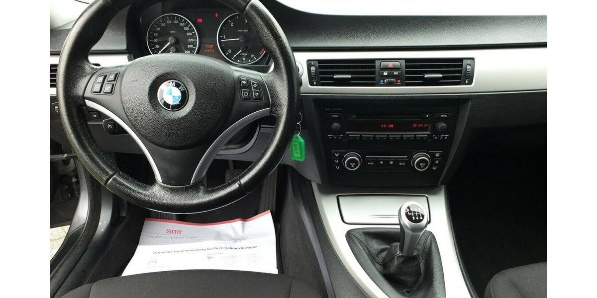BMW 320D AHK ADVANTAGE/COMFORTPAKET 17ZOLL LMF 179.895 km 6.908 &euro; Köln 50858