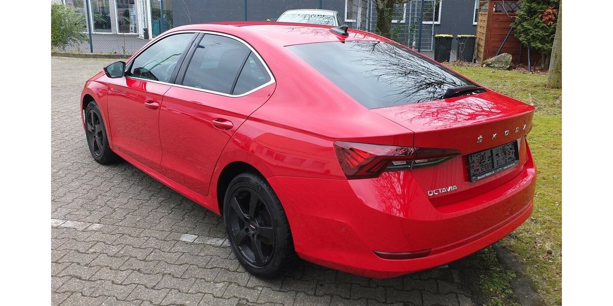 Skoda Octavia 2.0TDi STYLE NAVI BLUETOOTH PARKPILOT 53.254 km 18.498 &euro; Köln 50858