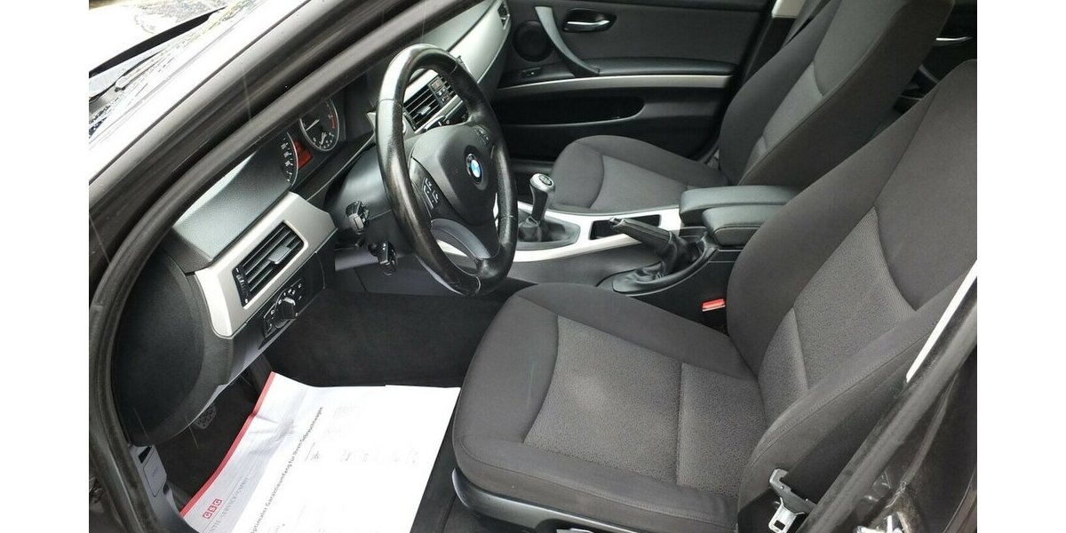 BMW 320D AHK ADVANTAGE/COMFORTPAKET 17ZOLL LMF 179.895 km 6.908 &euro; Köln 50858