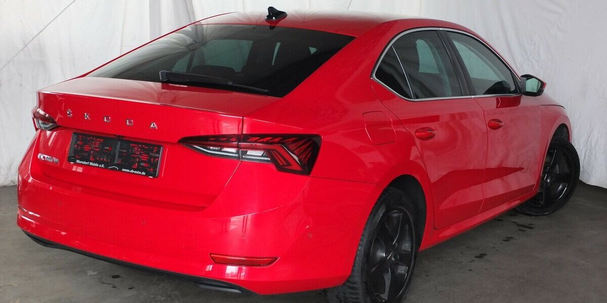 Skoda Octavia 2.0TDi STYLE NAVI BLUETOOTH PARKPILOT 53.254 km 18.498 &euro; Köln 50858